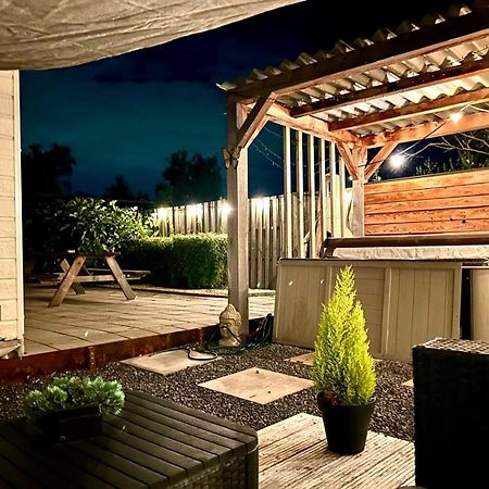 Wellness Bungalow With Jacuzzi &Sauna&Private Garden Near Amsterdam Vijfhuizen Exterior photo