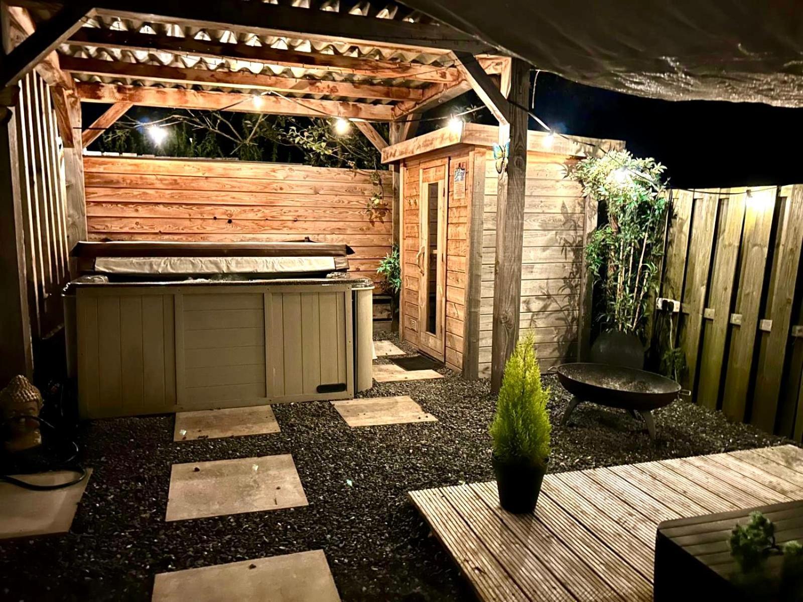 Wellness Bungalow With Jacuzzi &Sauna&Private Garden Near Amsterdam Vijfhuizen Exterior photo