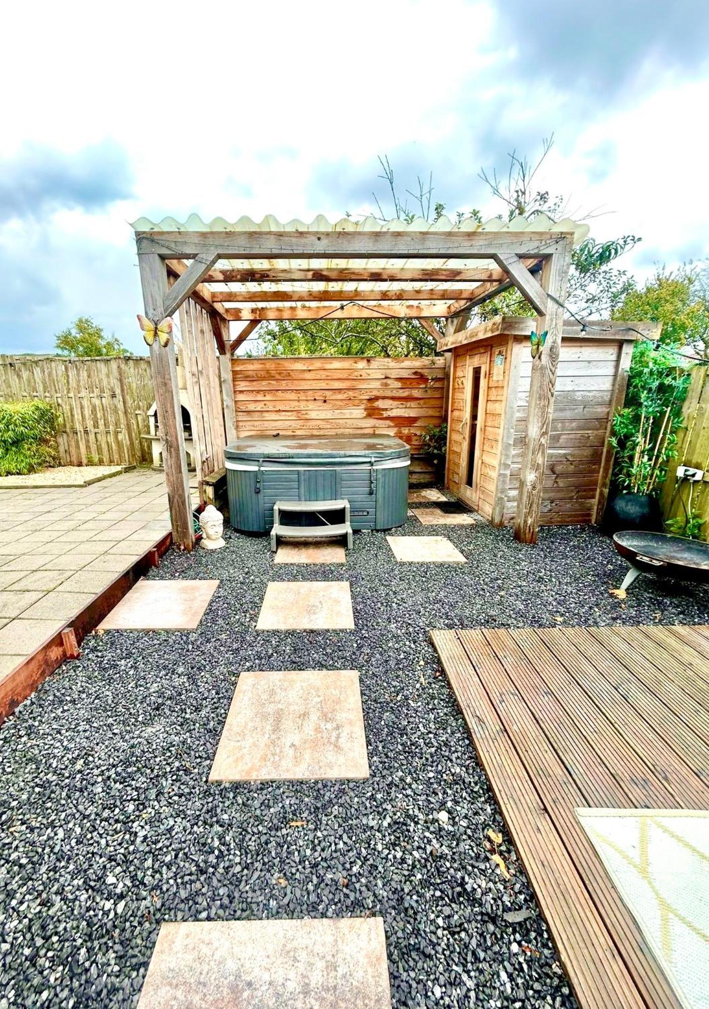 Wellness Bungalow With Jacuzzi &Sauna&Private Garden Near Amsterdam Vijfhuizen Exterior photo